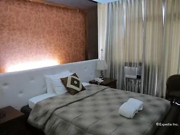 Hotel Oyo 159 San Remigio Pensionne Cebu