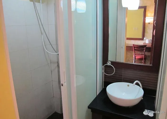 Hotel Oyo 159 San Remigio Pensionne 2*